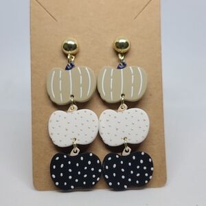 Trendy Multi-Color Pumpkins Stud Earrings NWOT Ladies Fall Outdoor Casual